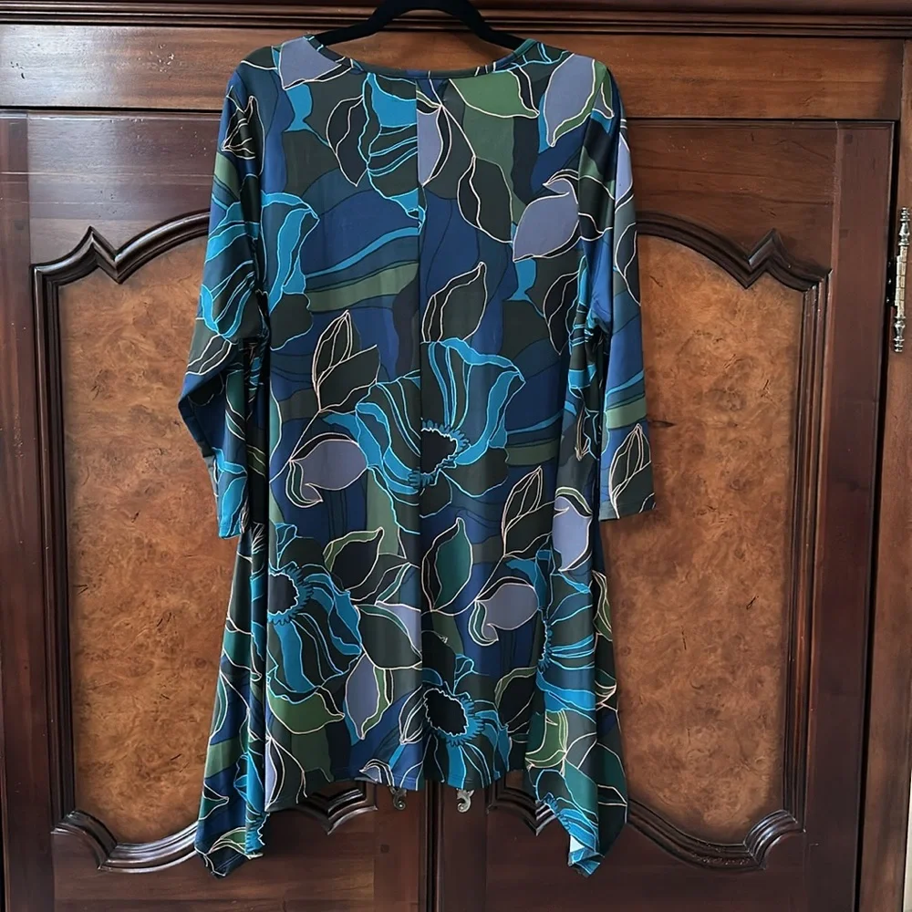 Arna York Collection Abstract Floral Print Tunic - Picture 9 of 12